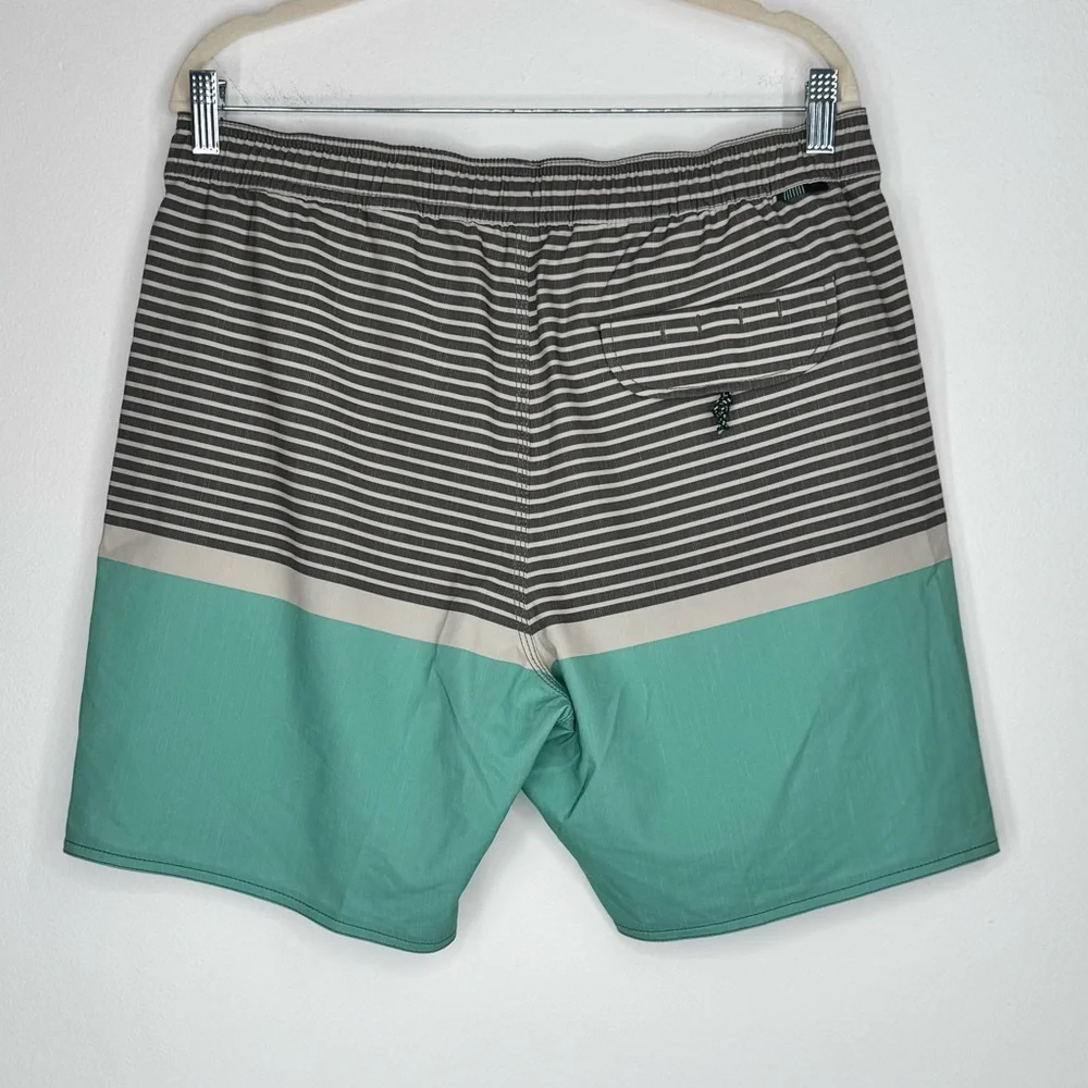 Vissla Gray Cream Mint Green Boardshorts Men’s Size Large